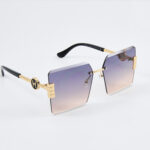 Glam Reflection – Spiegelende oversized zonnebril met gouden accenten