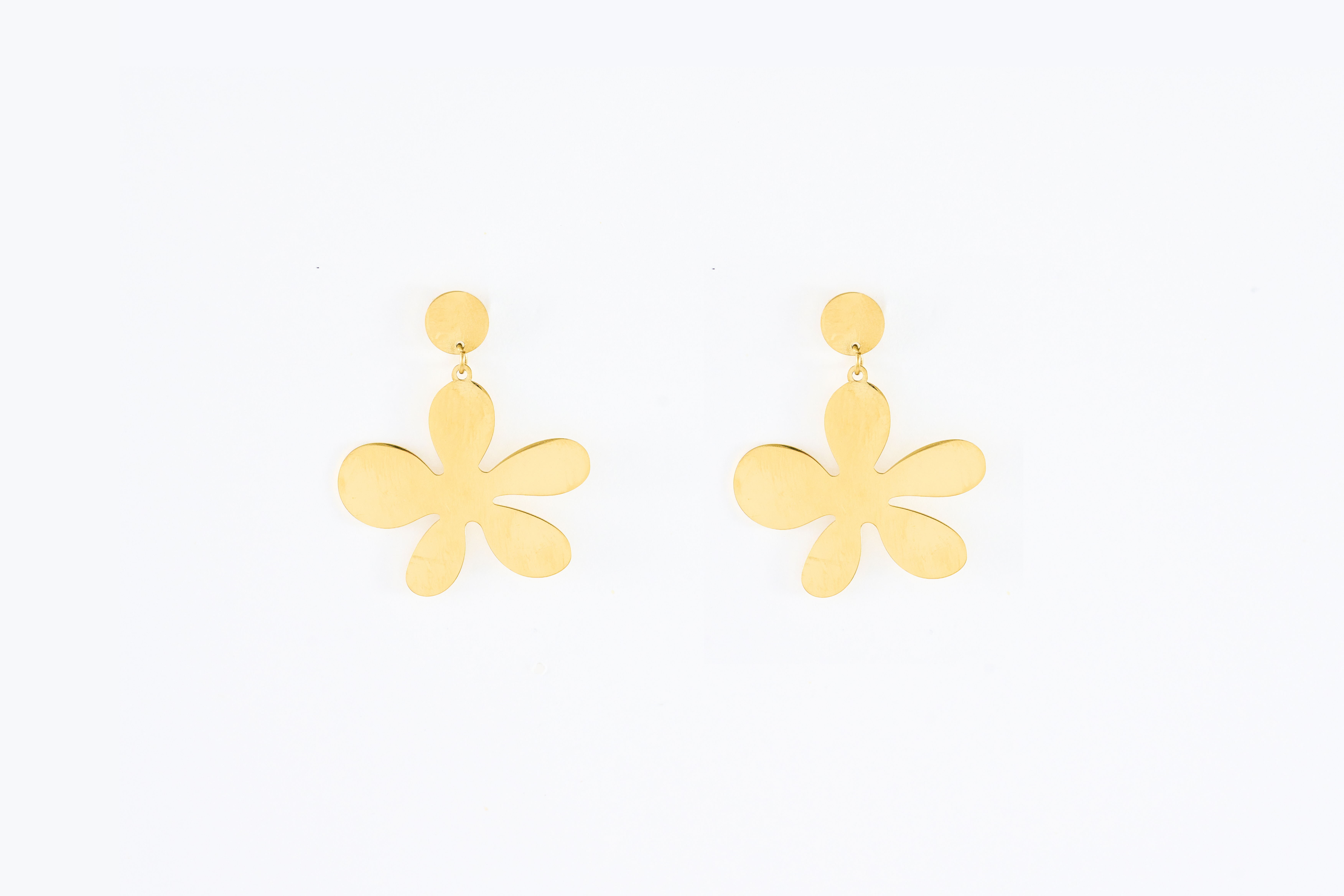 Gouden oorbellen met bloemetjes