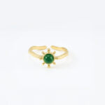 Gouden ring met groene edelsteen