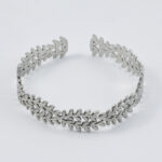 Open zilveren armband met fonkelende strass-details